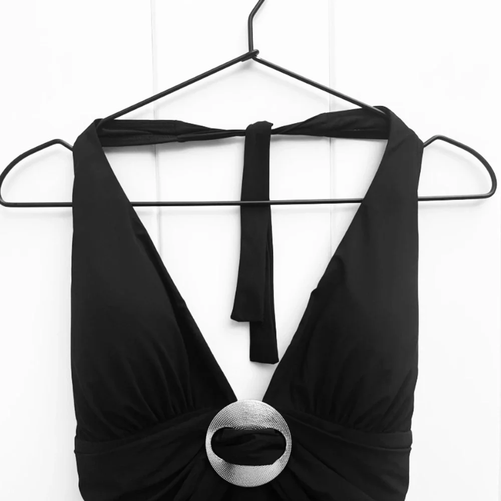 Coco Reef Contouring One-Piece Swimsuit 🌊 - Picture 5 of 11